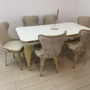 Set witte tafel, piano met 6 stoelen, beige kleur
