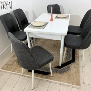 Tafeldek Antiek wit en stoel Prima donkergrijs
