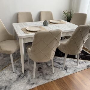 ANTIQUE LUX tafelset en LATINA stoel licht beige
