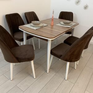 Tafeldek DAHLIA en stoel NEW YORK bruin