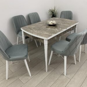 TAFEL GEDEKTE HERBERG EN STOEL MOOIE LICHTGRIJZE KLEUR