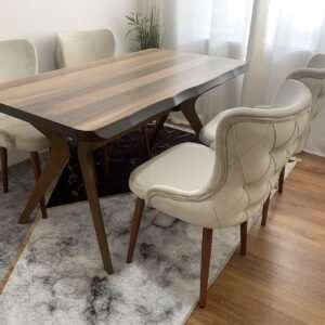 Caprice tafelset en stoel LORD LUX champagnekleur