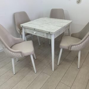 VEGA ANTIEK tafelset en JANET beige tafel