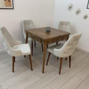 Tafeldek VEGA en stoel MODENA LUXE champagne