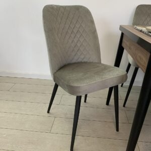 Set van 6 stoelen Carla cappuccino kleur met zwarte poten