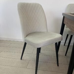 set van 6 stoelen Carla champagne kleur met zwarte poten