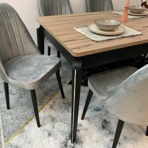 ANA ZWARTE EN WALNOOT TAFEL, stoel NEW YORK lichtgrijs